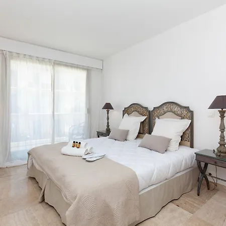 Du Sud Yhoost Apartment *